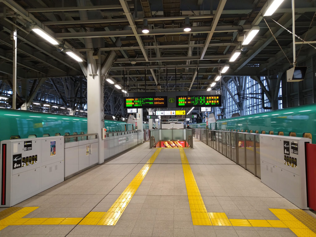 新青森駅ホーム